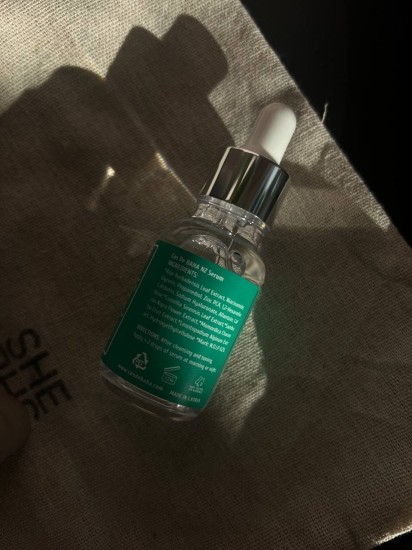 cos-de-baha0niacinamide-cink-serum-na-rozszerzone-pory.jpg