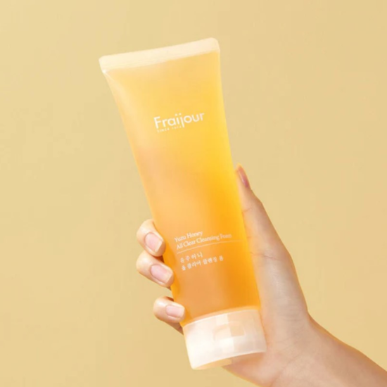 Fraijour Yuzu Honey All Clear Cleansing Foam 250 ml (3).png