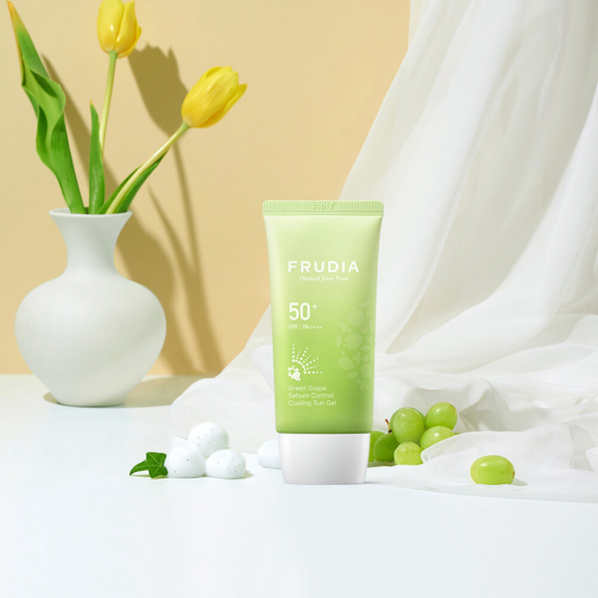 FRUDIA Green Grape Sebum Control Cooling Sun Gel SPF50 50 ml  (1).png