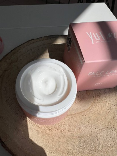 YU.R Me Krem rozświetlająco-odżywczy Brightening & Nutritive Face Cream 50 ml