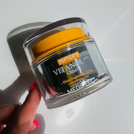 Medi Peel Krem z retinalem, peptydami, niacynamidem Peptide 9 Vitanol Cream PRO 50 ml  (1).jpg
